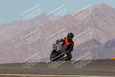 media/Oct-03-2022-Moto Forza (Mon) [[5f077a3730]]/Intermediate Group/Session 4 (Turn 9)/